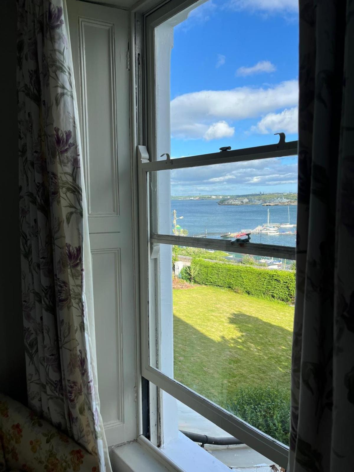 Lynwood House Bed and Breakfast Cobh Exteriör bild