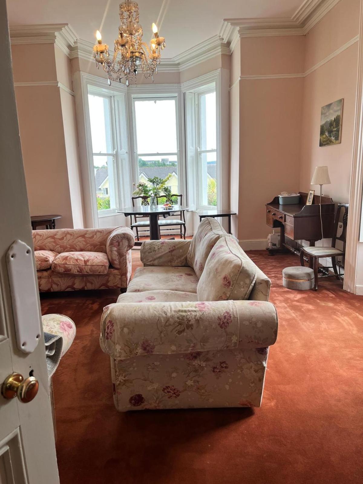 Lynwood House Bed and Breakfast Cobh Exteriör bild