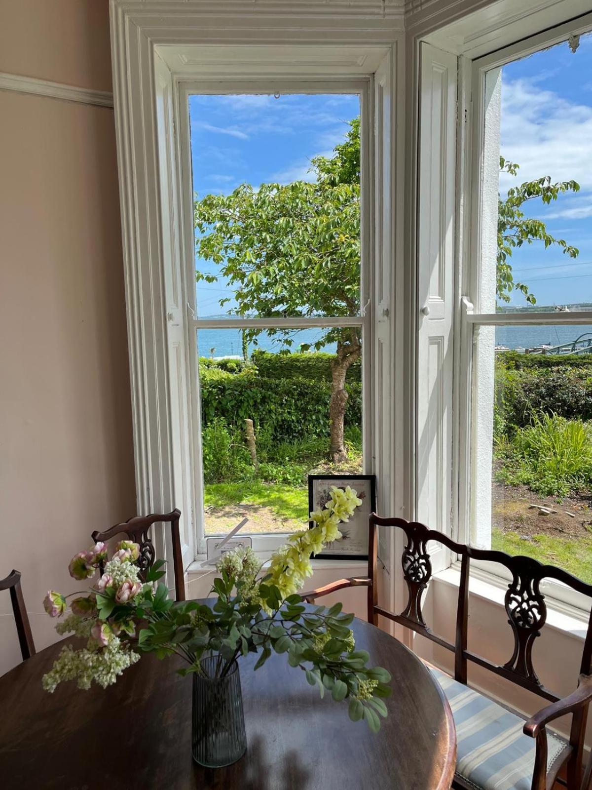 Lynwood House Bed and Breakfast Cobh Exteriör bild