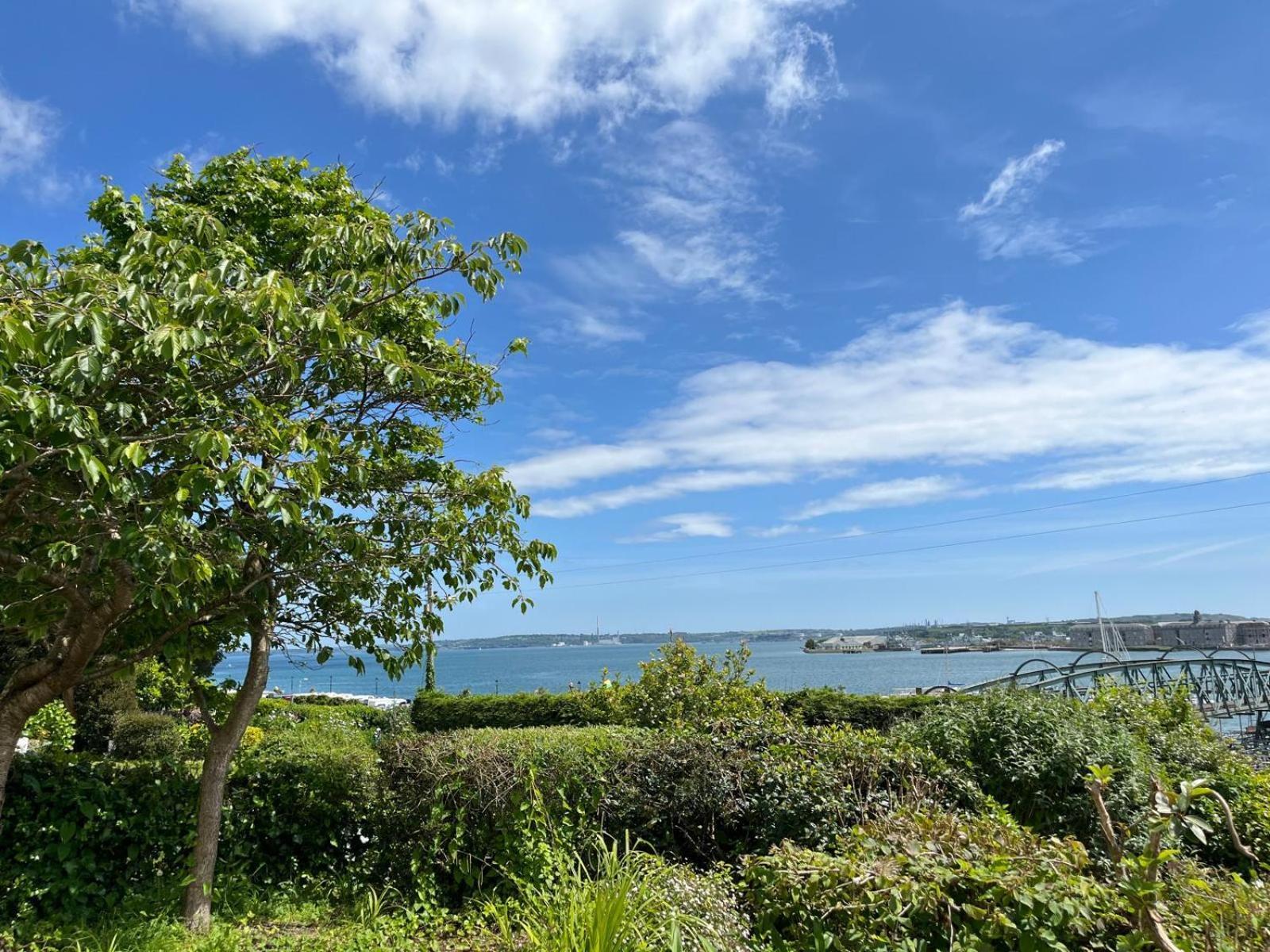Lynwood House Bed and Breakfast Cobh Exteriör bild