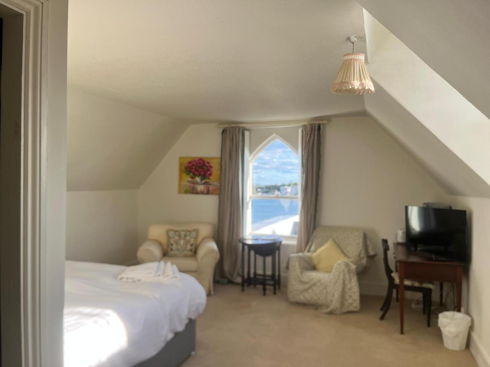 Lynwood House Bed and Breakfast Cobh Exteriör bild