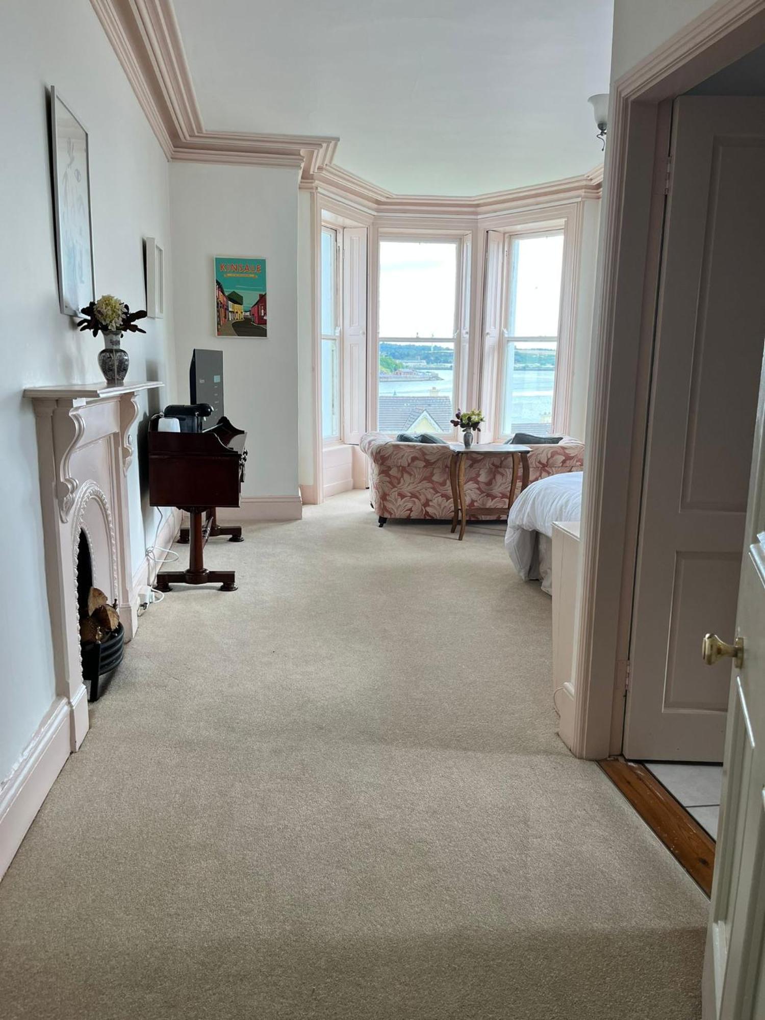 Lynwood House Bed and Breakfast Cobh Exteriör bild